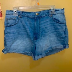 No Boundaries jean shorts (size 17)